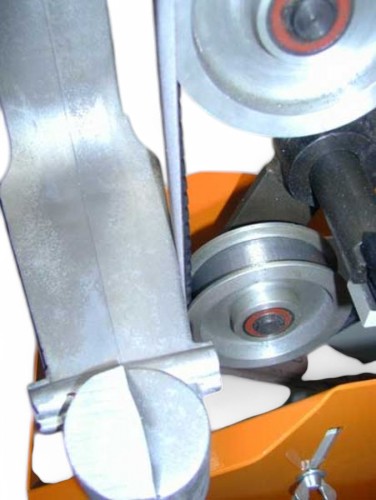 Abrasive belt grinding machine, type KS 100 of robot design